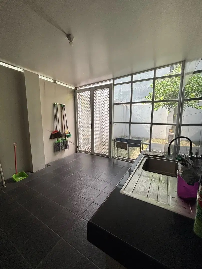 Rumah Disewakan di Cluster Taman Simpruk Lippo Cikarang